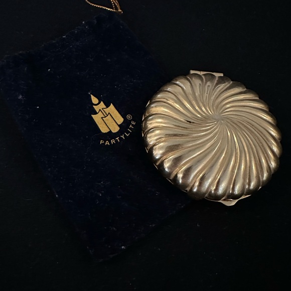 Partylite Travel Tealight Holder - Picture 2 of 2